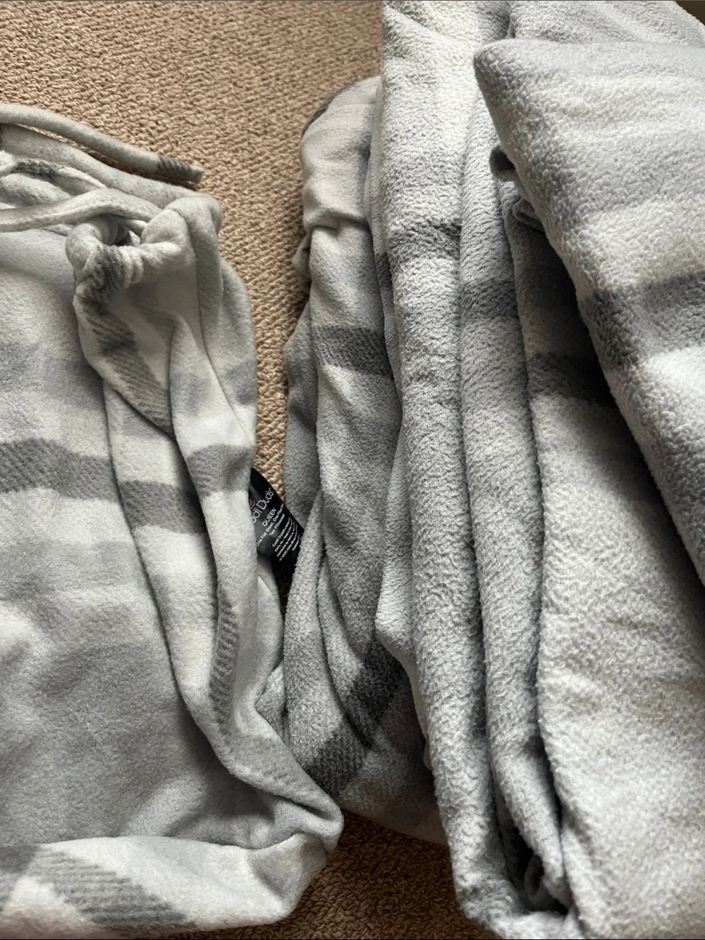 Cozy Gray Plaid Cuddle Duds Queen Sheet Set w/ 2 Pillow Cases